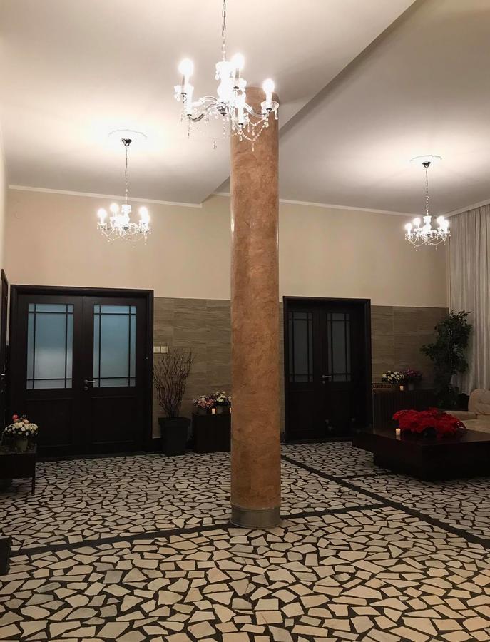 Golden Inn Hotel Majdanpek Exterior photo